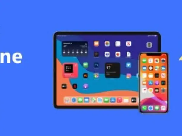 Un iPad y un iPhone muestran pantallas con iconos y widgets, listos para sincronizar.
